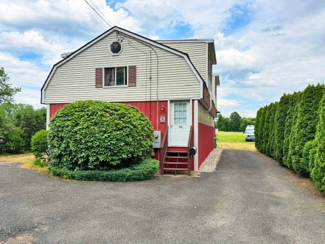 132 Cross Path Road, Northampton MA 01060