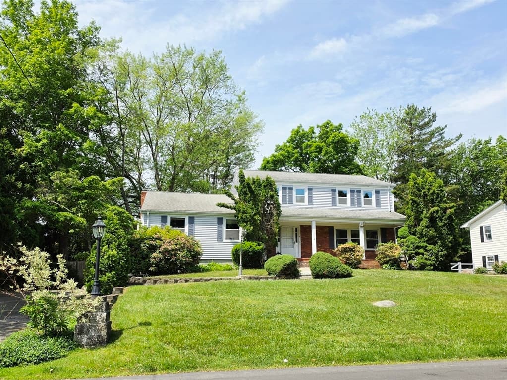 Single Family Residence at 4 Merrymount Dr., Dartmouth MA 02747, photo 2 of 42