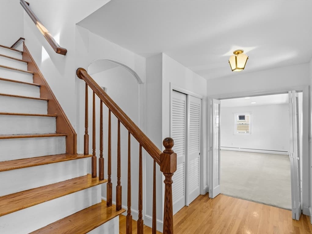 Single Family Residence at 4 Merrymount Dr., Dartmouth MA 02747, photo 6 of 42