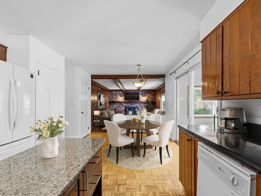 Single Family Residence at 4 Merrymount Dr., Dartmouth MA 02747, photo 16 of 42