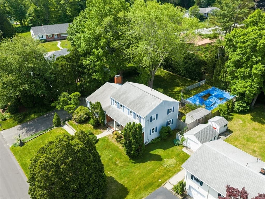 Single Family Residence at 4 Merrymount Dr., Dartmouth MA 02747, photo 3 of 42