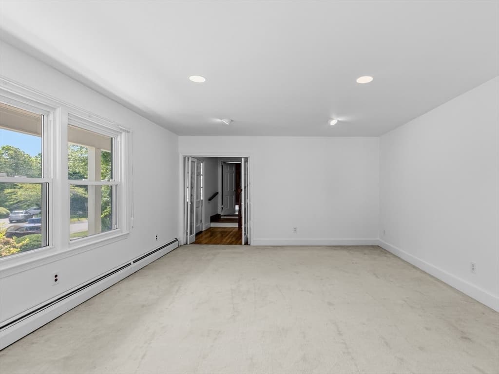 Single Family Residence at 4 Merrymount Dr., Dartmouth MA 02747, photo 10 of 42