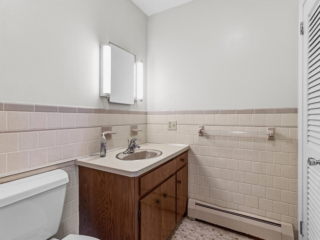 Single Family Residence at 4 Merrymount Dr., Dartmouth MA 02747, photo 31 of 42