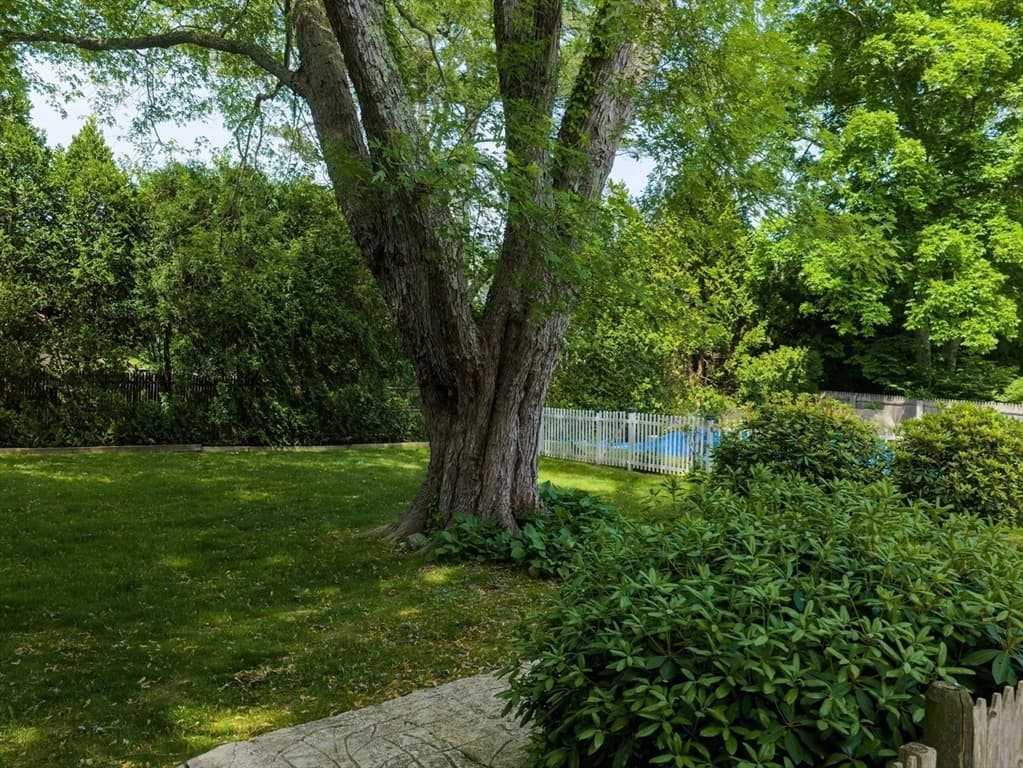 Single Family Residence at 4 Merrymount Dr., Dartmouth MA 02747, photo 39 of 42