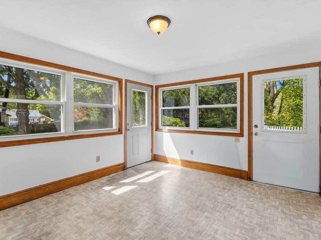 Single Family Residence at 4 Merrymount Dr., Dartmouth MA 02747, photo 21 of 42