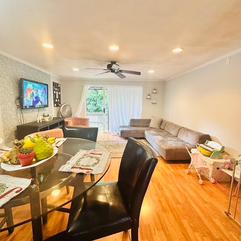 520 High St # 7, Clinton MA 01510 photo 2