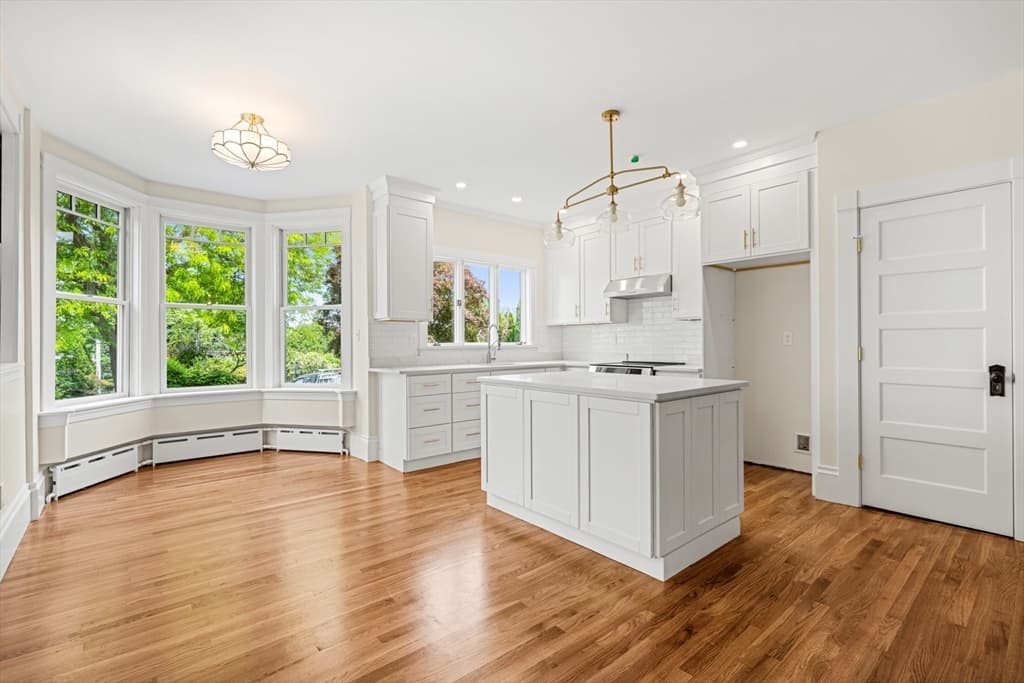 Condominium at 18 Loring Avenue # 1, Salem MA 01970, photo 7 of 32