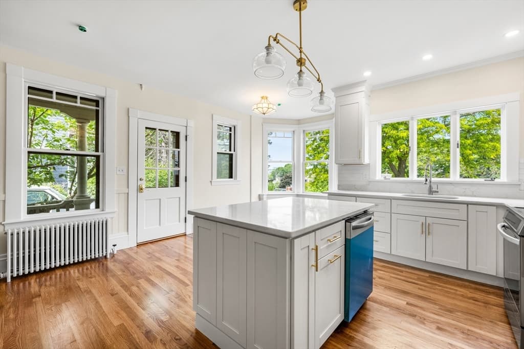 Condominium at 18 Loring Avenue # 1, Salem MA 01970, photo 9 of 32