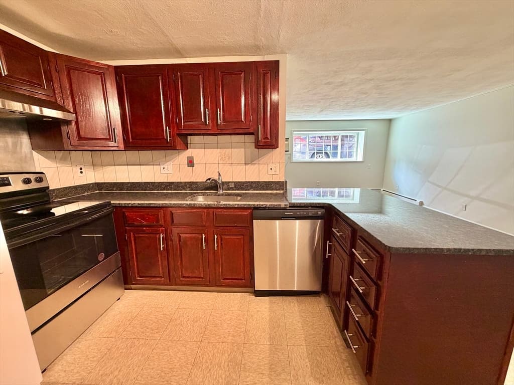 15 Staples Ave # 18, Everett MA 02149 photo 2