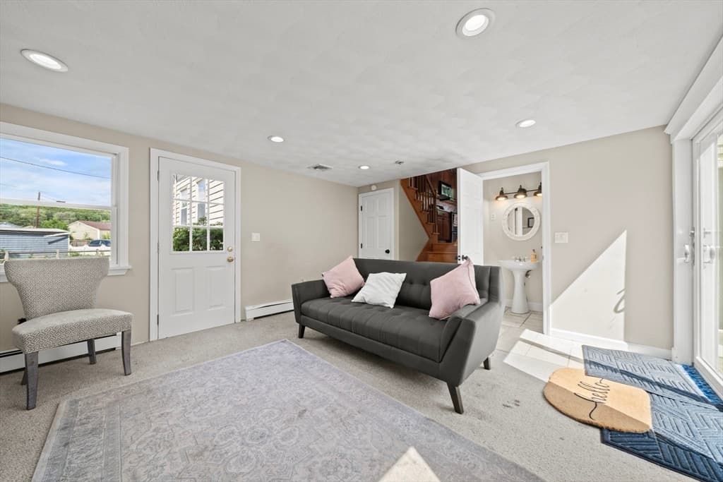 1 Toms Way, Stoneham MA 02180 photo 9