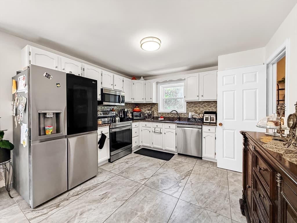 Condominium at 31 Wallace Cir # 31, Malden MA 02148, Malden, photo 16 of 42