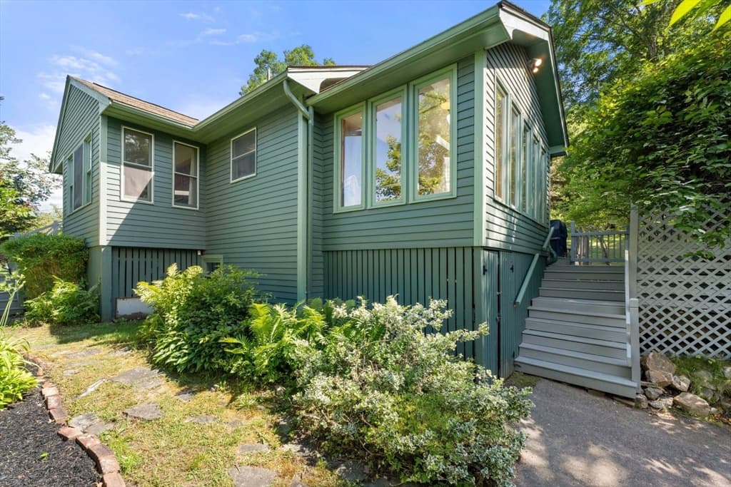 31 Forest Ave, Essex MA 01929