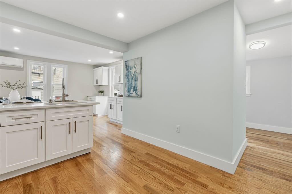 Multi Family at 8-10 Hammatt St, Ipswich MA 01938, photo 7 of 40