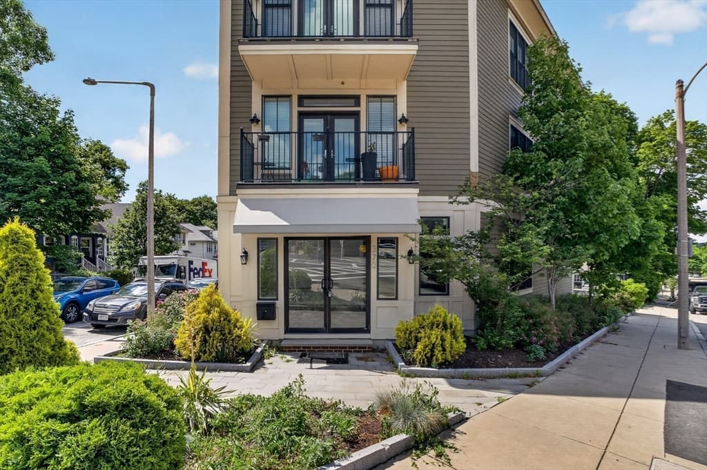 370 Beech St # 3, Boston MA 02131 photo 12