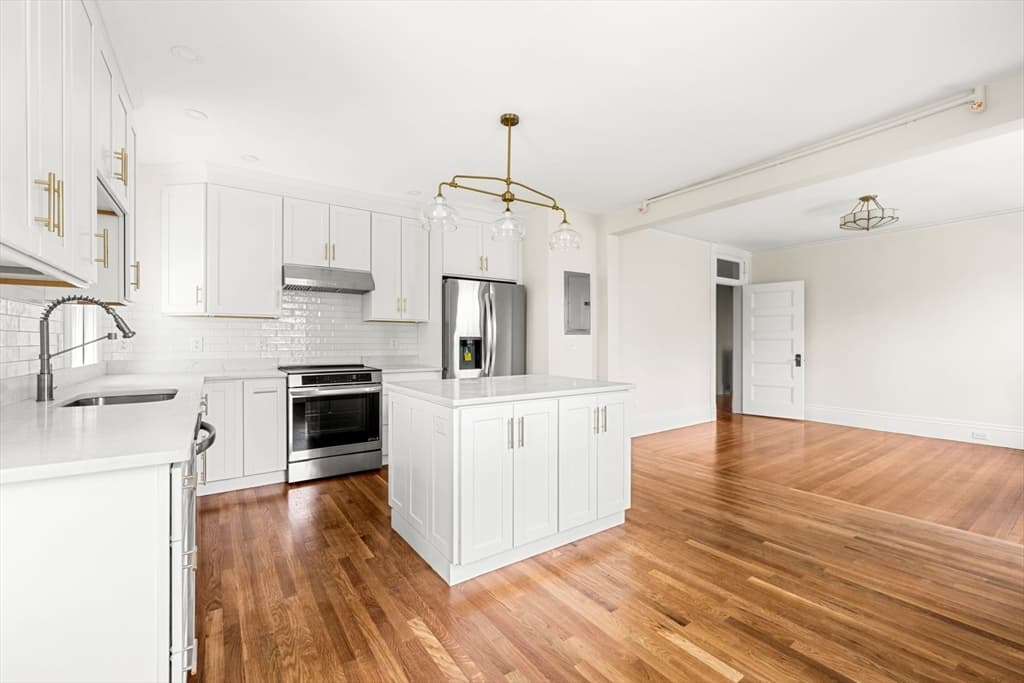 Condominium at 18 Loring Avenue # 2, Salem MA 01970, photo 12 of 26