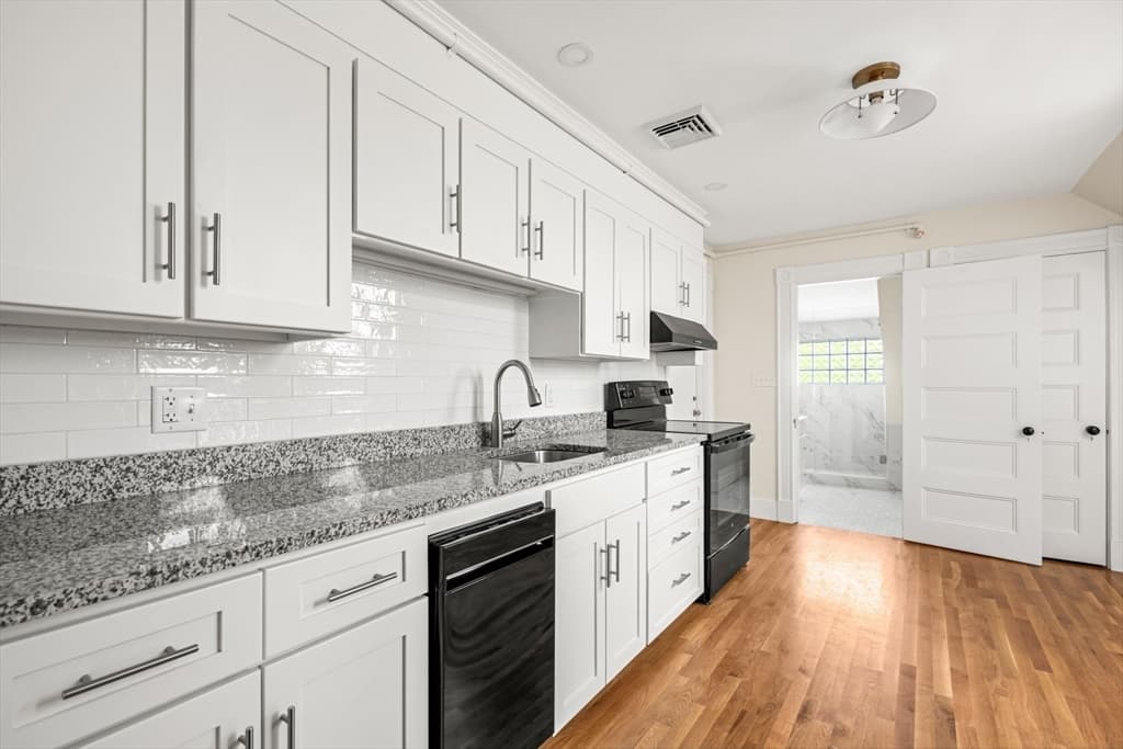 Condominium at 16 Loring Avenue # 3, Salem MA 01970, photo 10 of 23