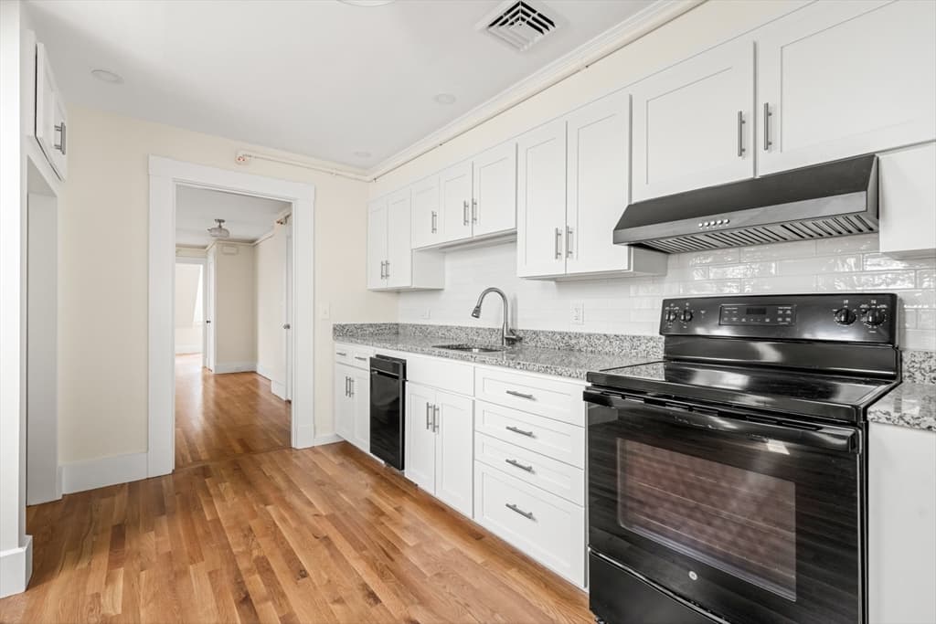 Condominium at 16 Loring Avenue # 3, Salem MA 01970, photo 11 of 23