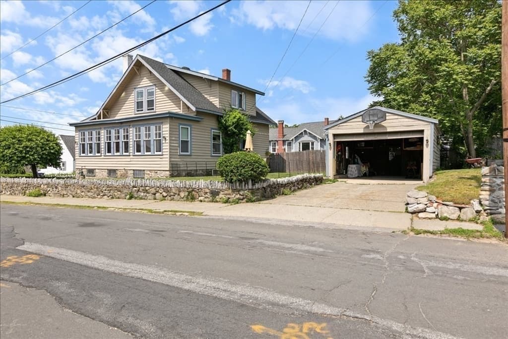 Single Family Residence at 29 Tower St, Methuen MA 01844, Methuen, photo 25 of 30