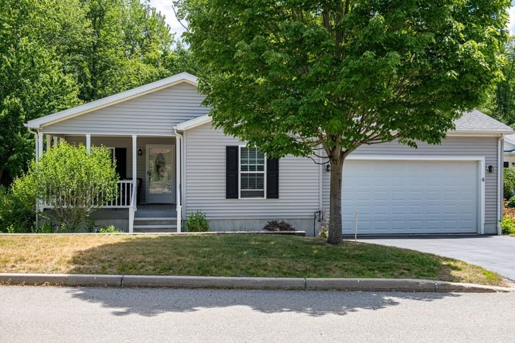 4 Leslie Court, Rockland MA 02370