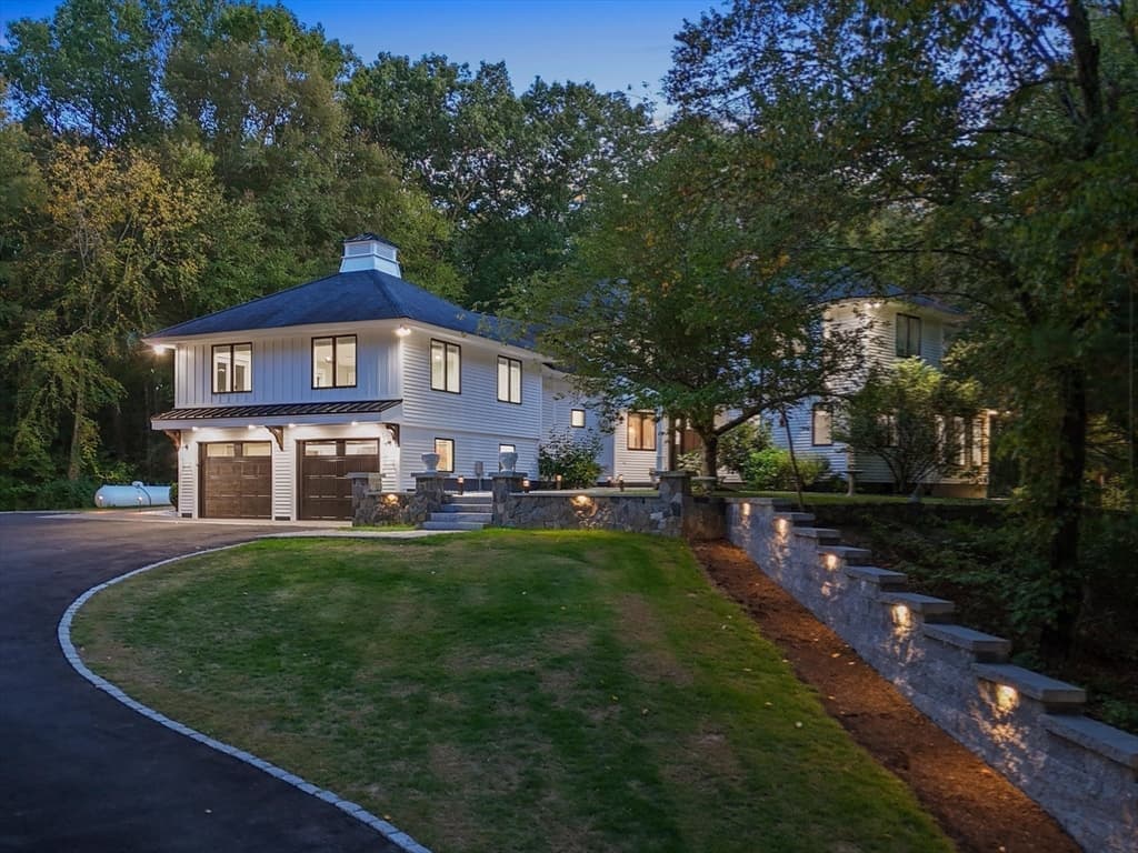 169 Scotland Rd, Newbury MA 01951