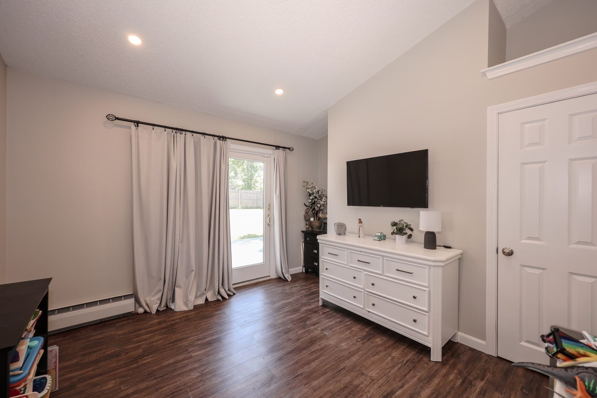 Single Family Residence at 86 Meadowbrook Road, Chelmsford MA 01863, photo 13 of 41