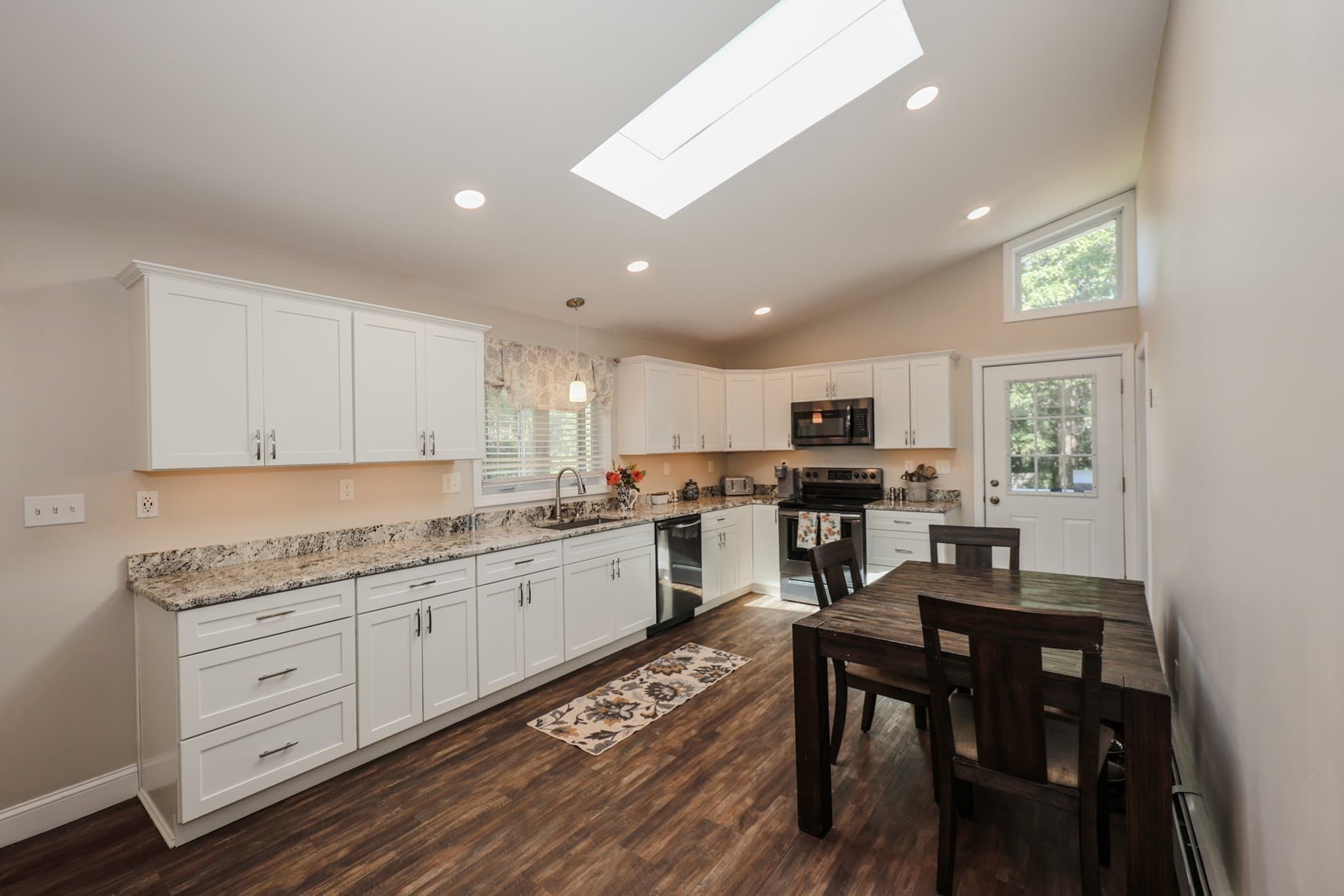 Single Family Residence at 86 Meadowbrook Road, Chelmsford MA 01863, photo 8 of 41