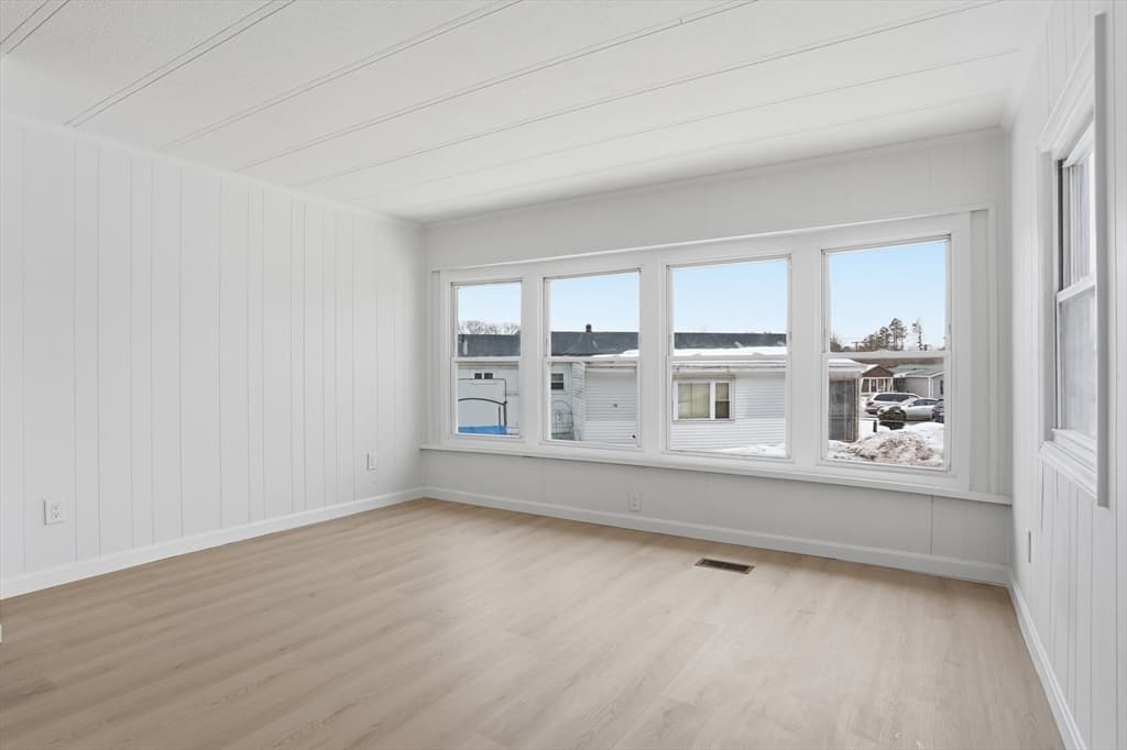 2 Ethel Ave, Marlborough MA 01752 photo 4
