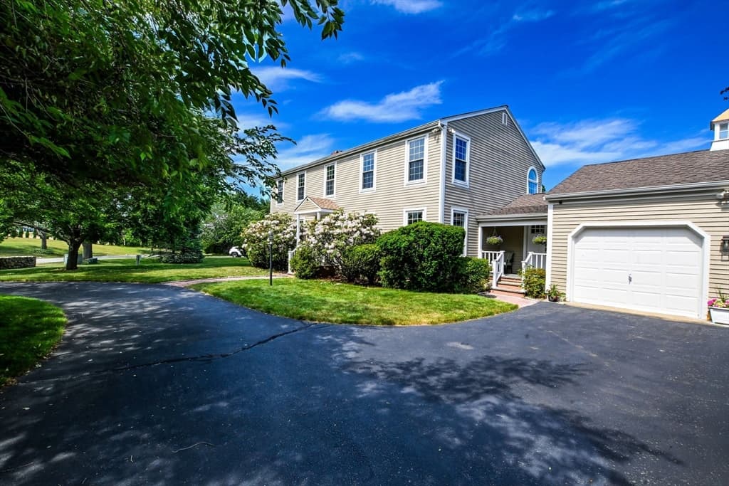 18 Stratford Dr, Dartmouth MA 02747 photo 2