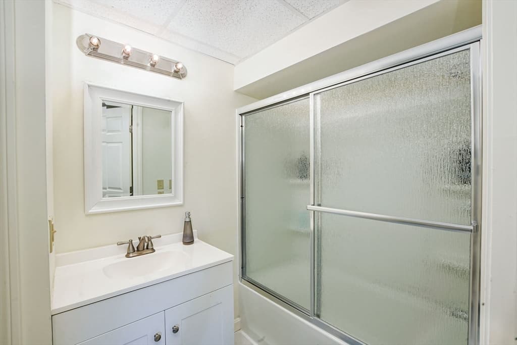 18 Stratford Dr, Dartmouth MA 02747 photo 15