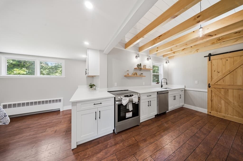 286 Blackstone St, Uxbridge MA 01569 photo 6