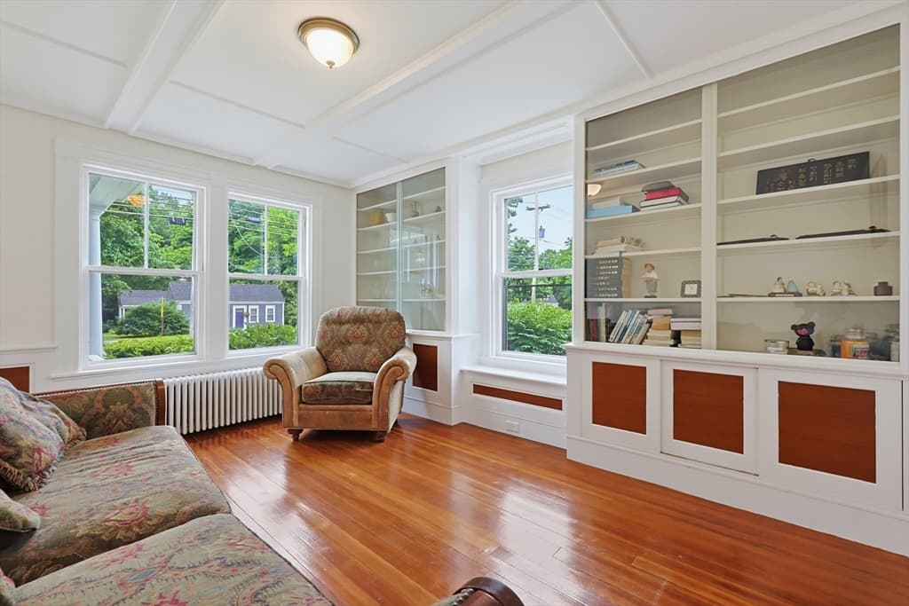 78 Franklin St, Wrentham MA 02093 photo 2