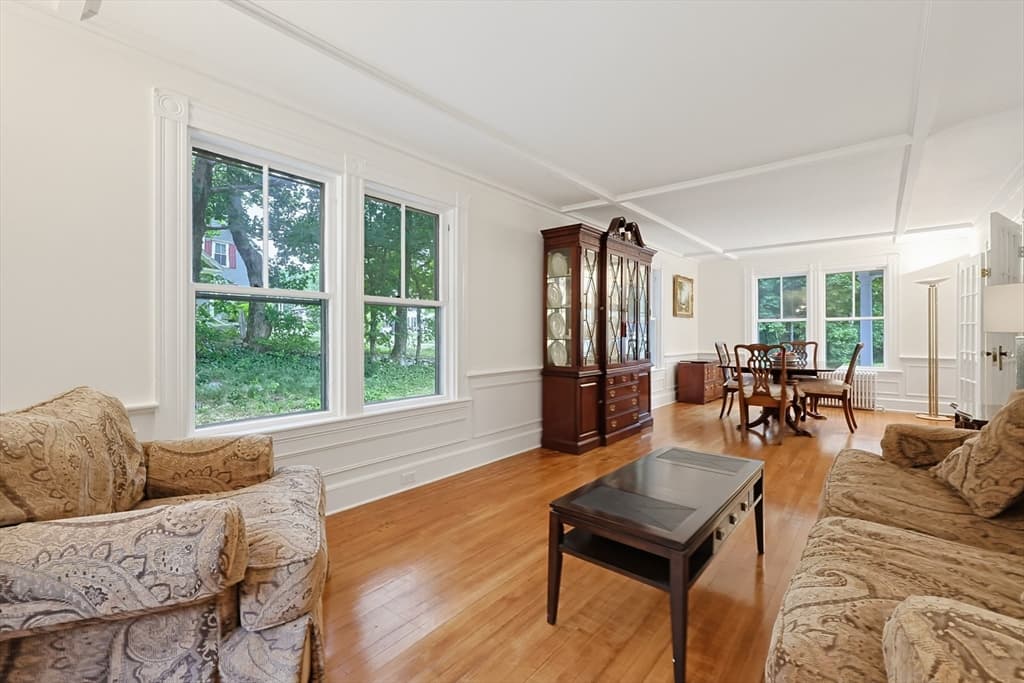 78 Franklin St, Wrentham MA 02093