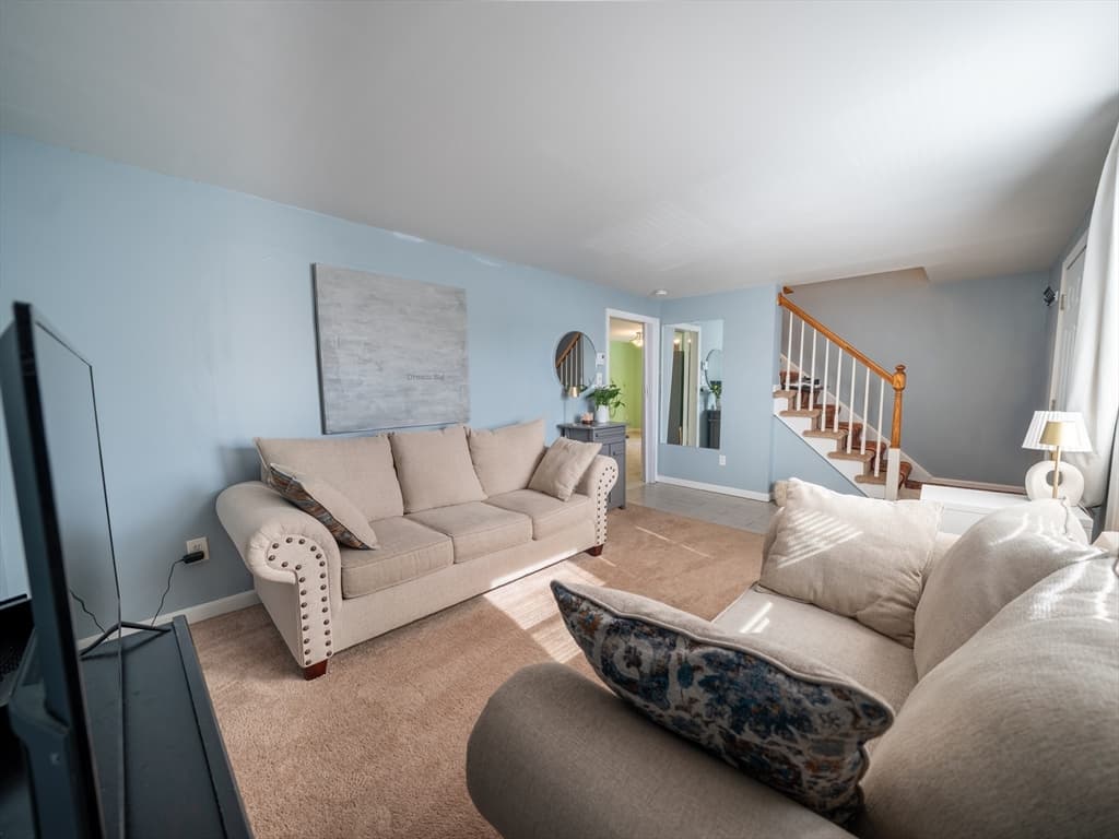 2 Amesbury St, Worcester MA 01605 photo 6