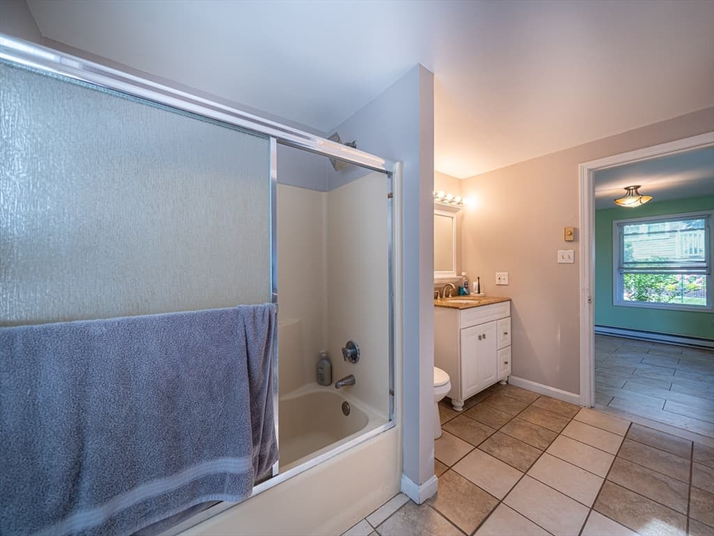 2 Amesbury St, Worcester MA 01605 photo 13