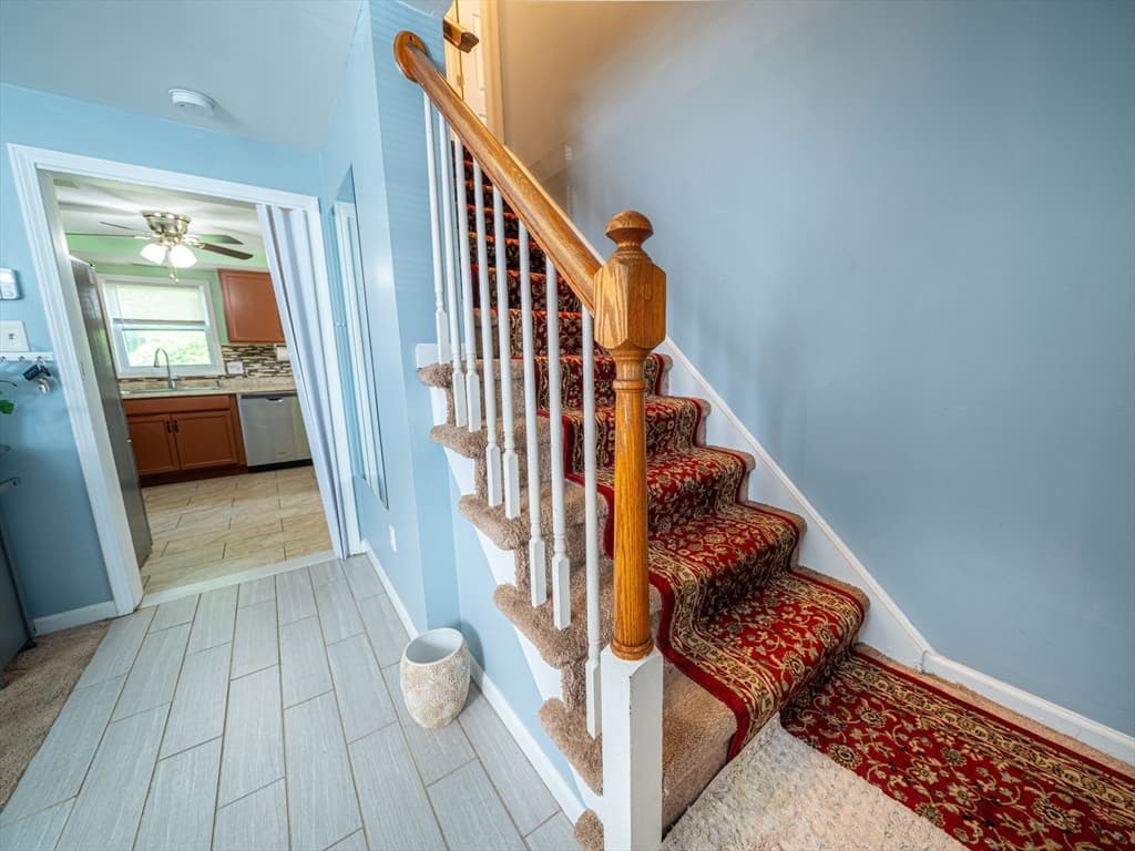 2 Amesbury St, Worcester MA 01605 photo 16