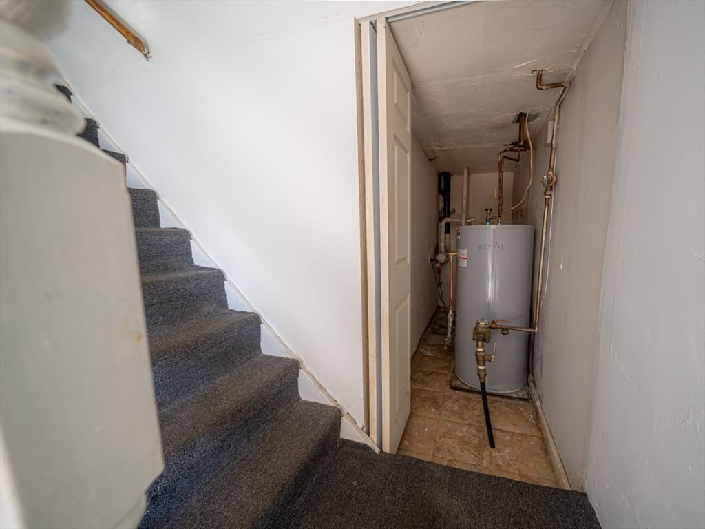 2 Amesbury St, Worcester MA 01605 photo 26