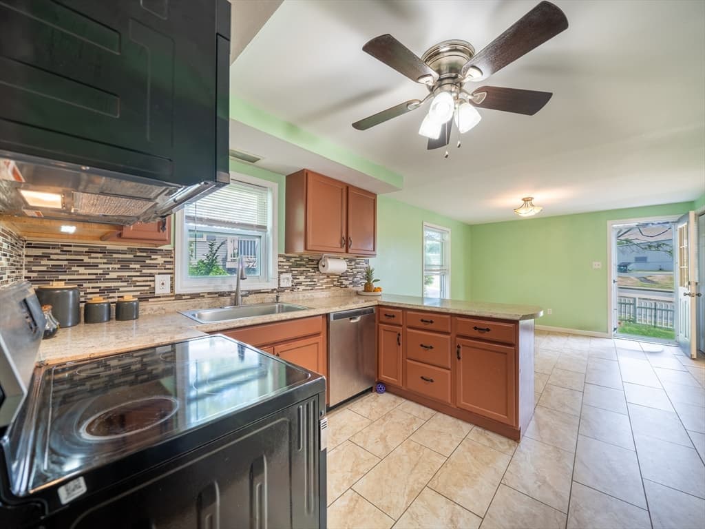 2 Amesbury St, Worcester MA 01605 photo 7