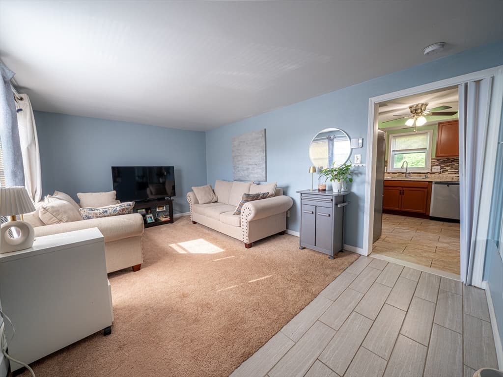 2 Amesbury St, Worcester MA 01605 photo 3