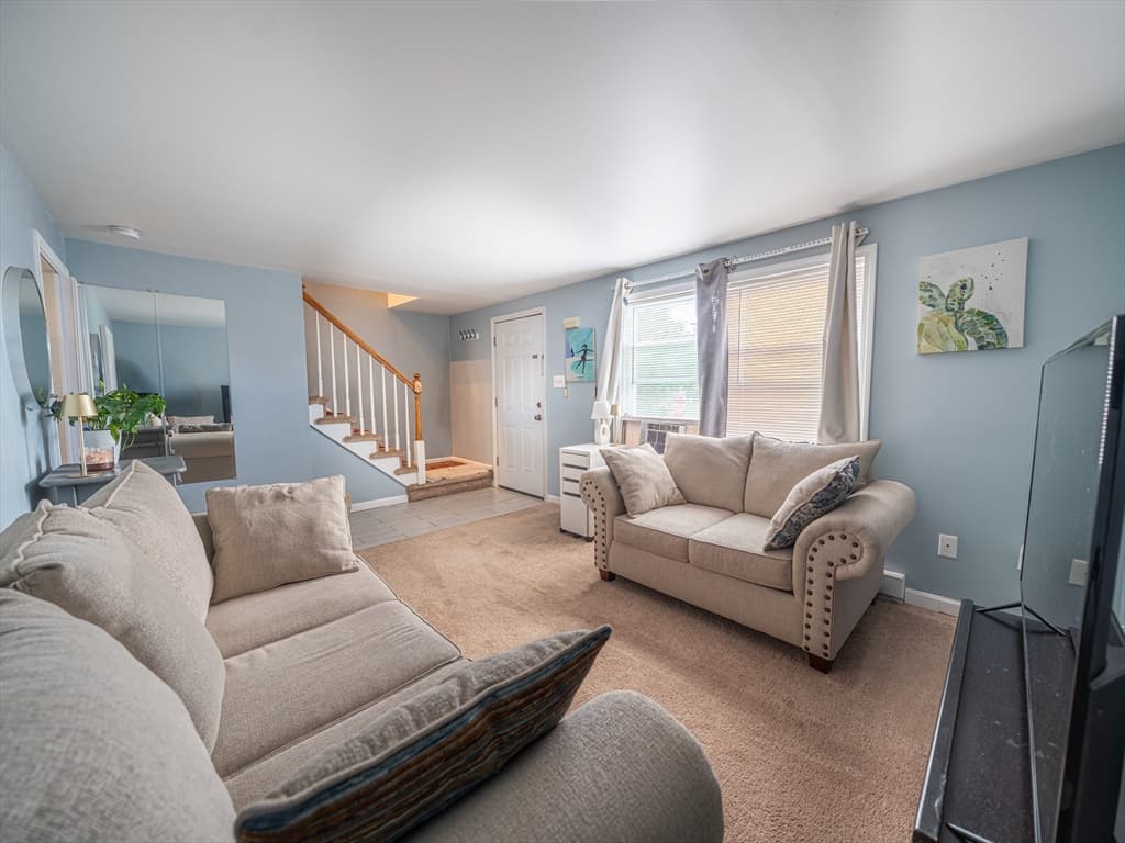 2 Amesbury St, Worcester MA 01605 photo 5