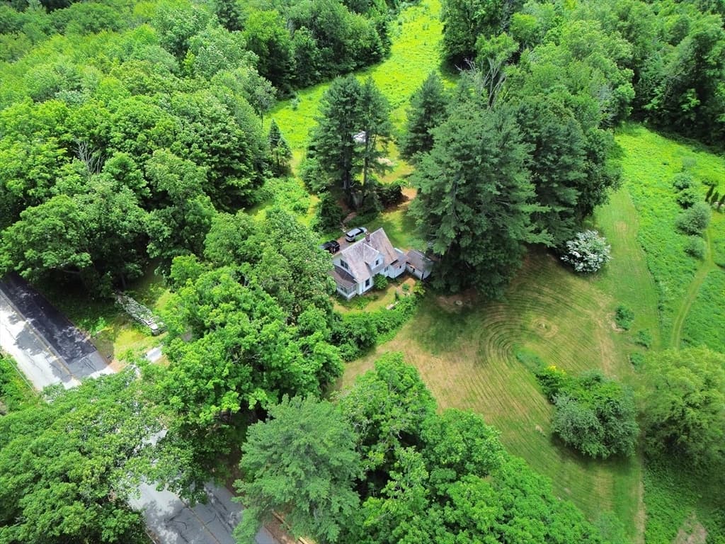 Single Family Residence at 30 Whittemore Rd, Sturbridge MA 01566, Sturbridge, photo 2 of 12