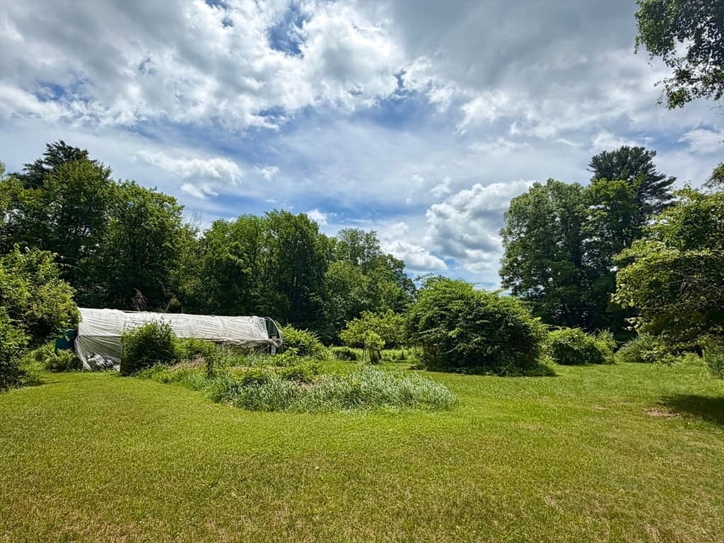 Single Family Residence at 30 Whittemore Rd, Sturbridge MA 01566, Sturbridge, photo 6 of 12