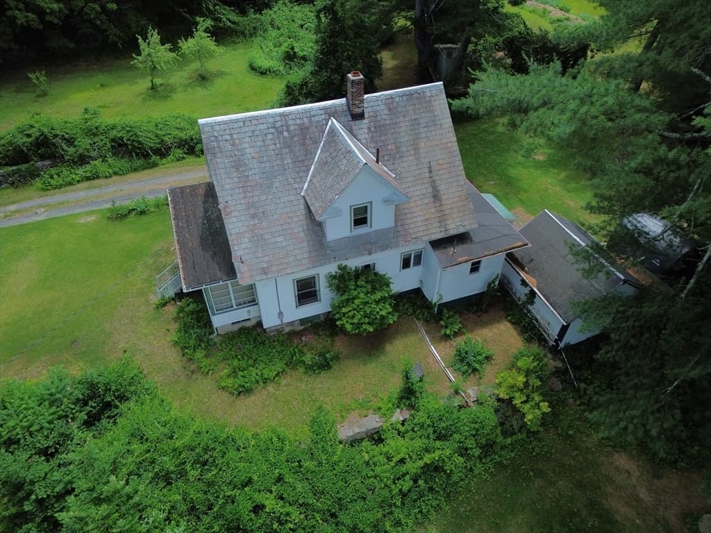Single Family Residence at 30 Whittemore Rd, Sturbridge MA 01566, Sturbridge, photo 3 of 12