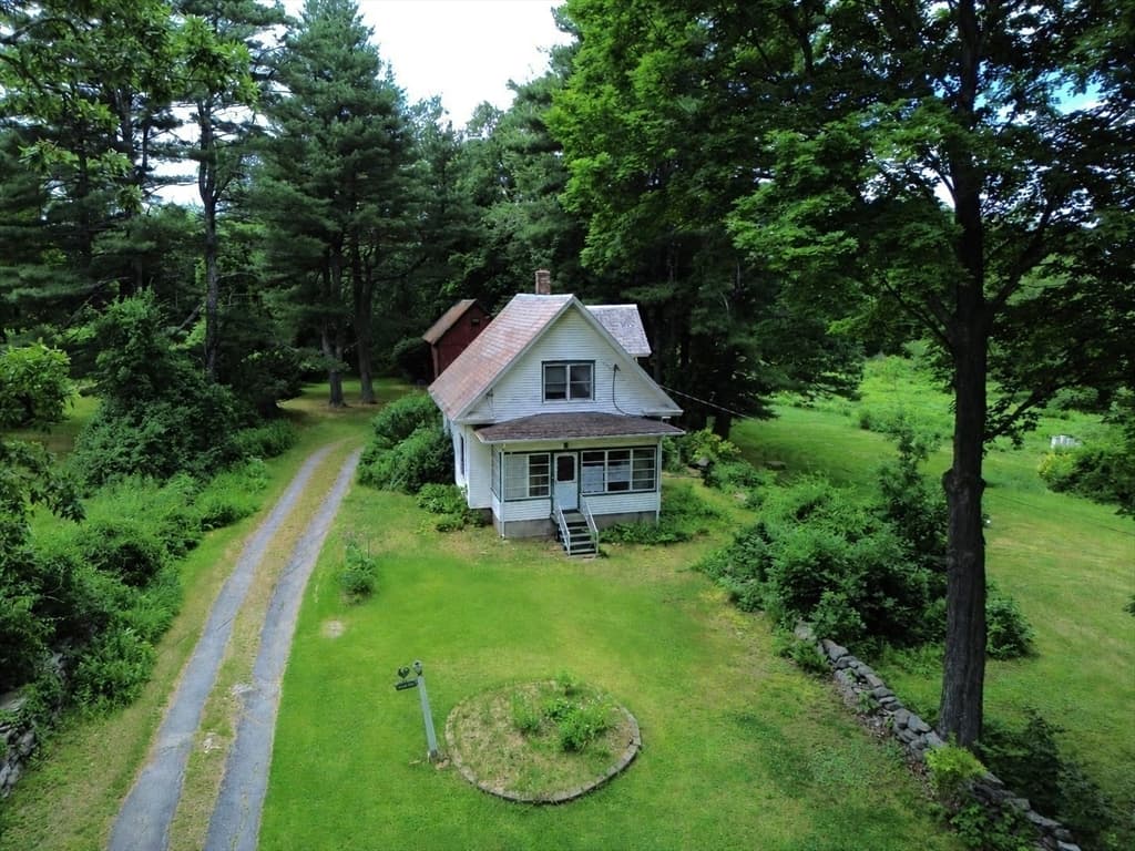 30 Whittemore Rd, Sturbridge MA 01566