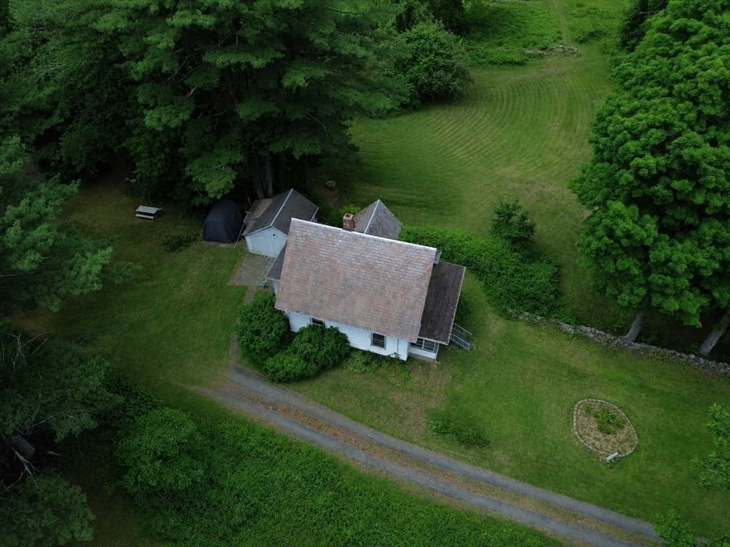 Single Family Residence at 30 Whittemore Rd, Sturbridge MA 01566, Sturbridge, photo 8 of 12