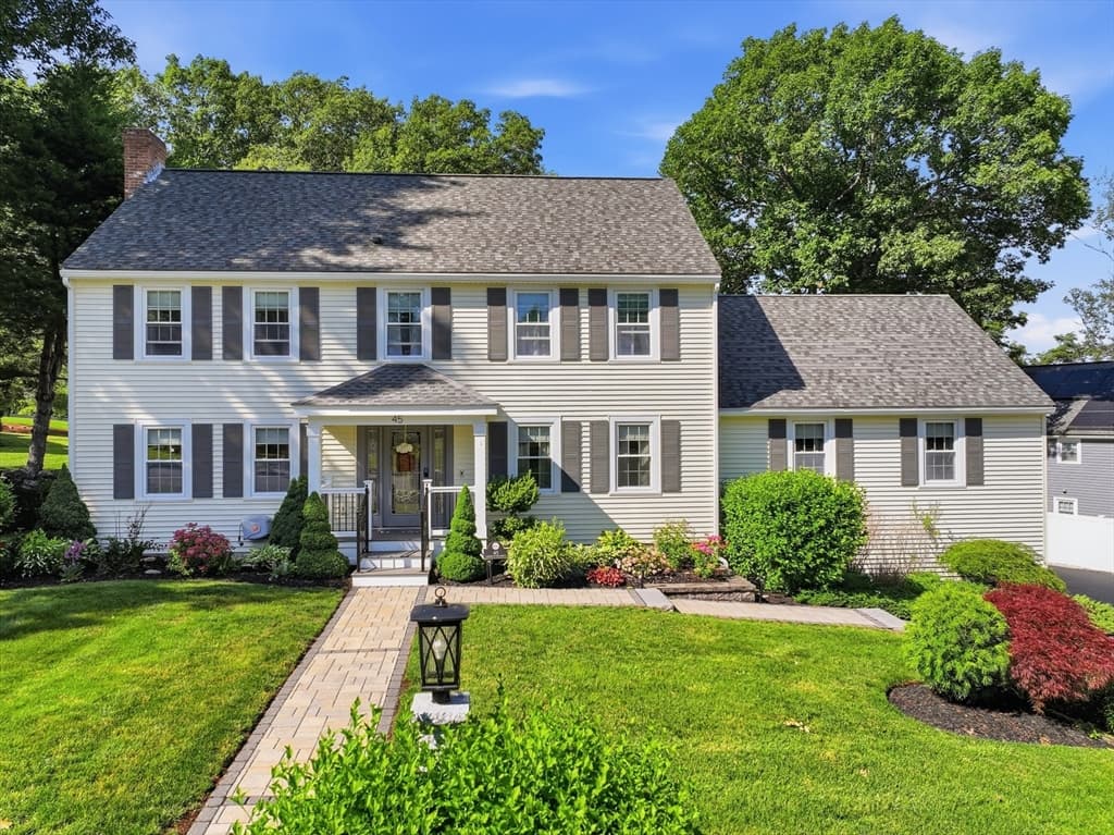 45 Constitution Dr, Leominster MA 01453 photo 2