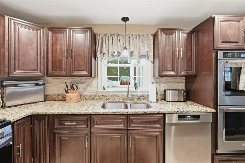 45 Constitution Dr, Leominster MA 01453 photo 13