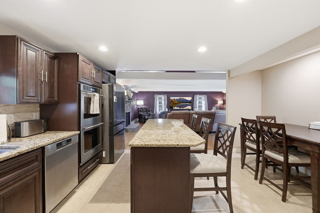 45 Constitution Dr, Leominster MA 01453 photo 12