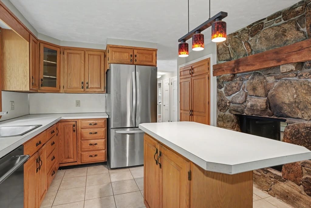 42 Ball St, Northborough MA 01532 photo 5