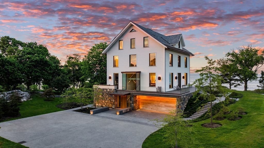 20 Crowninshield Road, Marblehead MA 01945