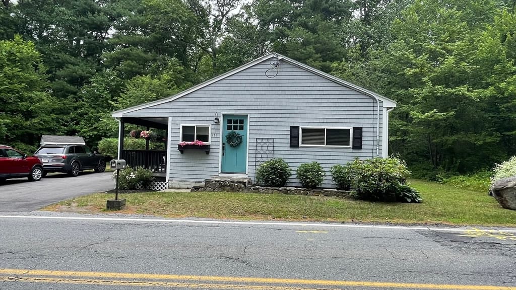 Single Family Residence at 171 Mill St, Raynham MA 02767, Raynham, photo 3 of 16